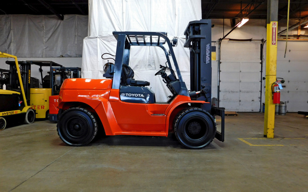 2006 Toyota 7FGU70 Forklift on Sale in Michigan