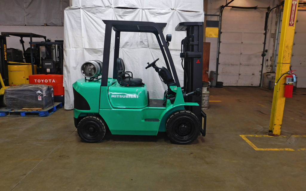 2001 Mitsubishi FG25K Forklift on Sale in Michigan