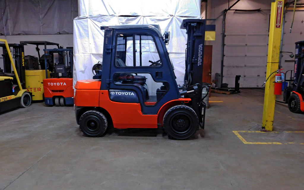 2006 Toyota 7FGU30 Forklift on Sale in Michigan