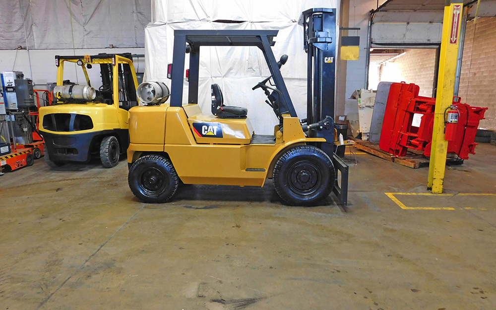  2004 Caterpillar GP40K Forklift on Sale in Michigan