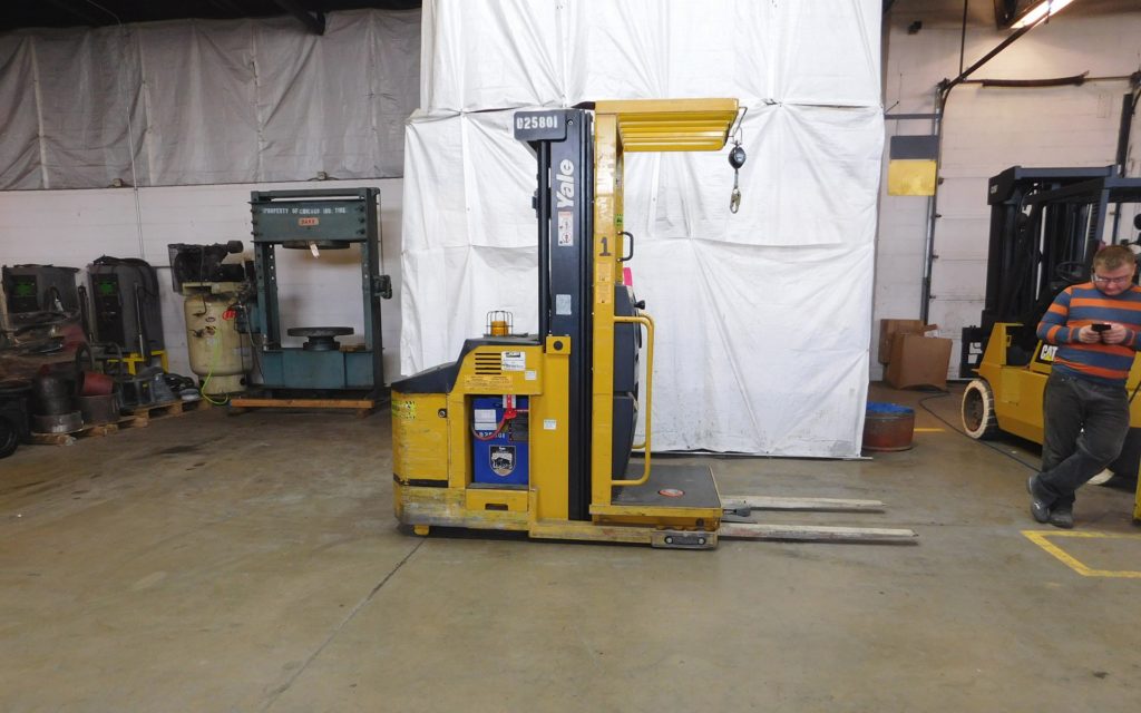  2005 Yale OS030 Order Picker Truck on Sale in Michigan