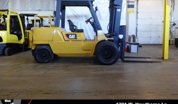 2002 Caterpillar DP50K Forklift on Sale in Michigan