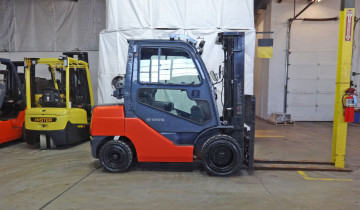 2012 Toyota 8FGU30 Forklift on Sale in Michigan